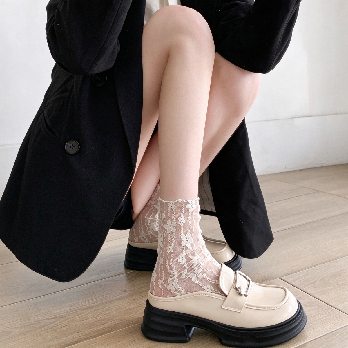 White Floral Patterned Sheer Lace Calf High Sweet Lolita Socks